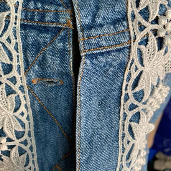 Upcycled Vintage Chambray Denim Vest White Lace Trim Small Custom OOAK Bohemian - Picture 10 of 11